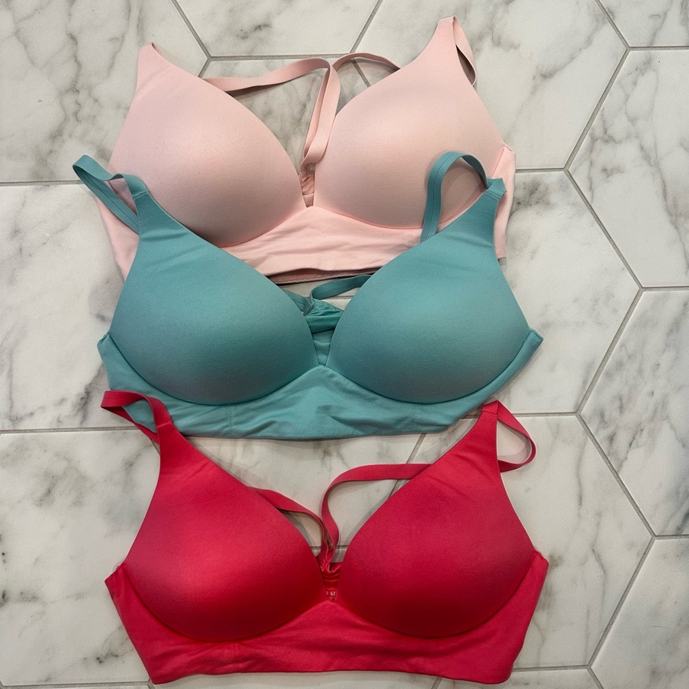 Lot of 3 Victoria’s Secret wireless Lounge Bras sz36C